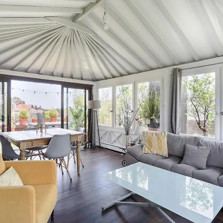 Apartment Spacious Roof Terrace Apartment Nice