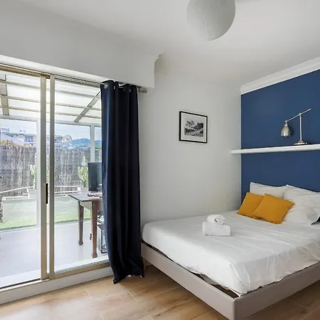 Spacious Roof Terrace Apartment *