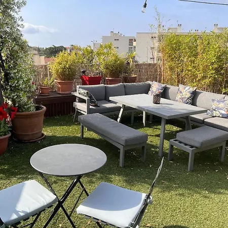 Spacious Roof Terrace Apartment * Nice