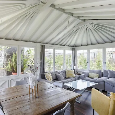 Apartment Spacious Roof Terrace Apartment Nice
