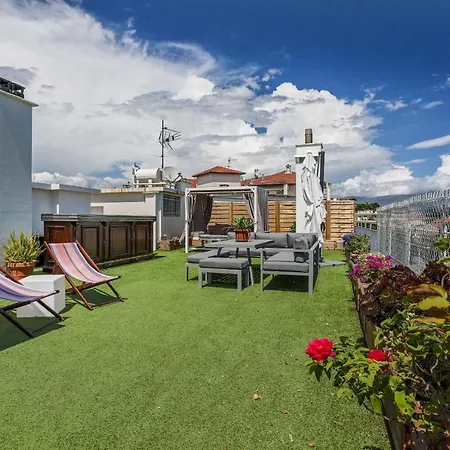 Apartment Spacious Roof Terrace Apartment